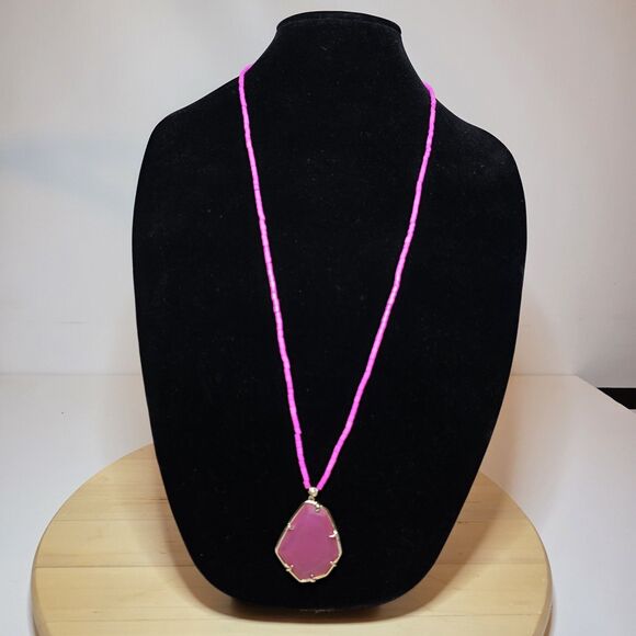 Kendra Scott Pink Unbanded Agate Beatrix Long Pendant Necklace 32 Inches Long - Picture 3 of 11
